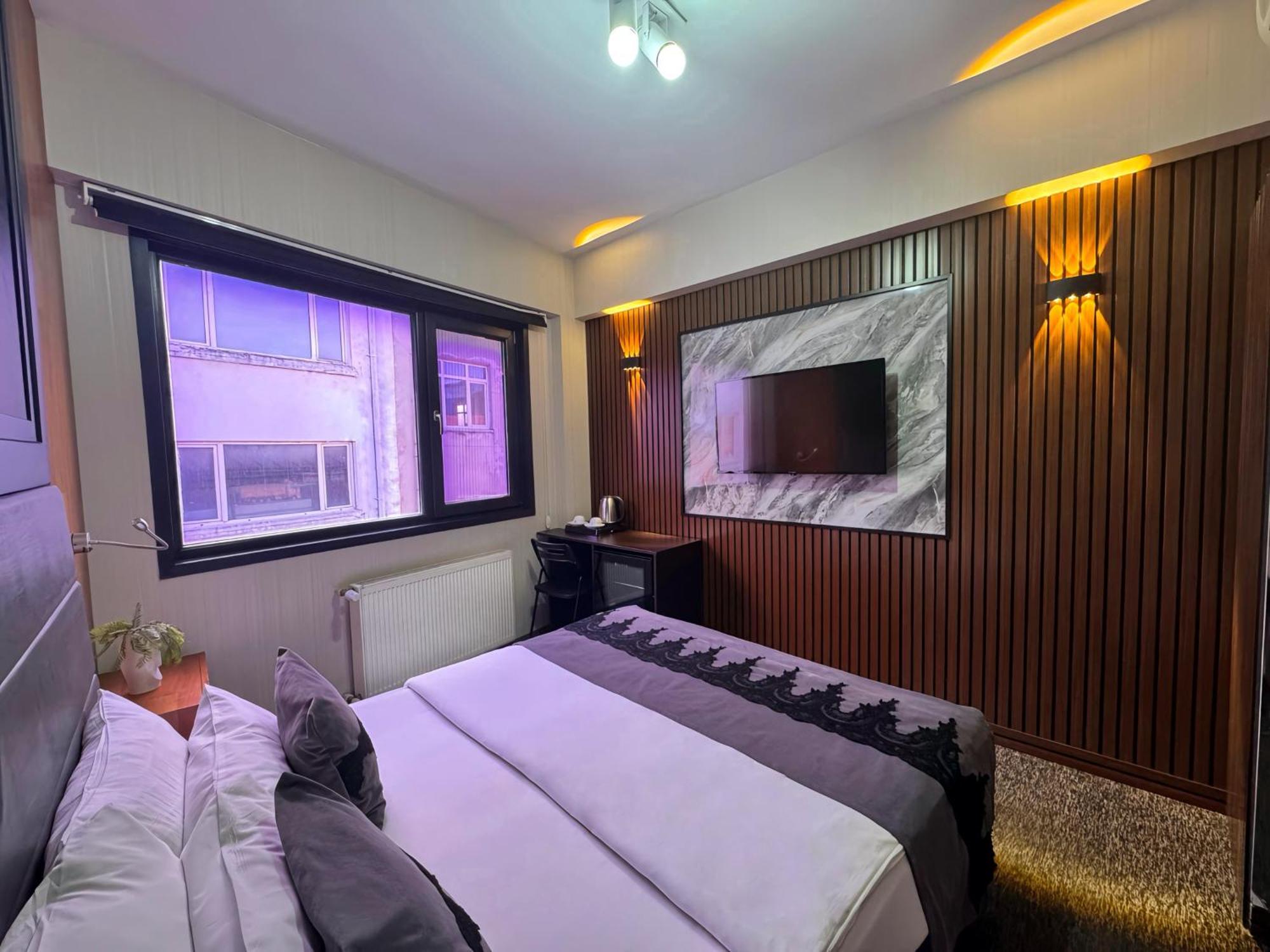 Black Art Otel Istanbul Exterior photo