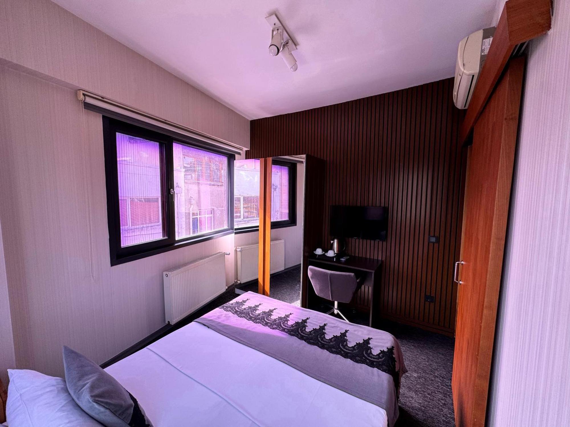 Black Art Otel Istanbul Exterior photo