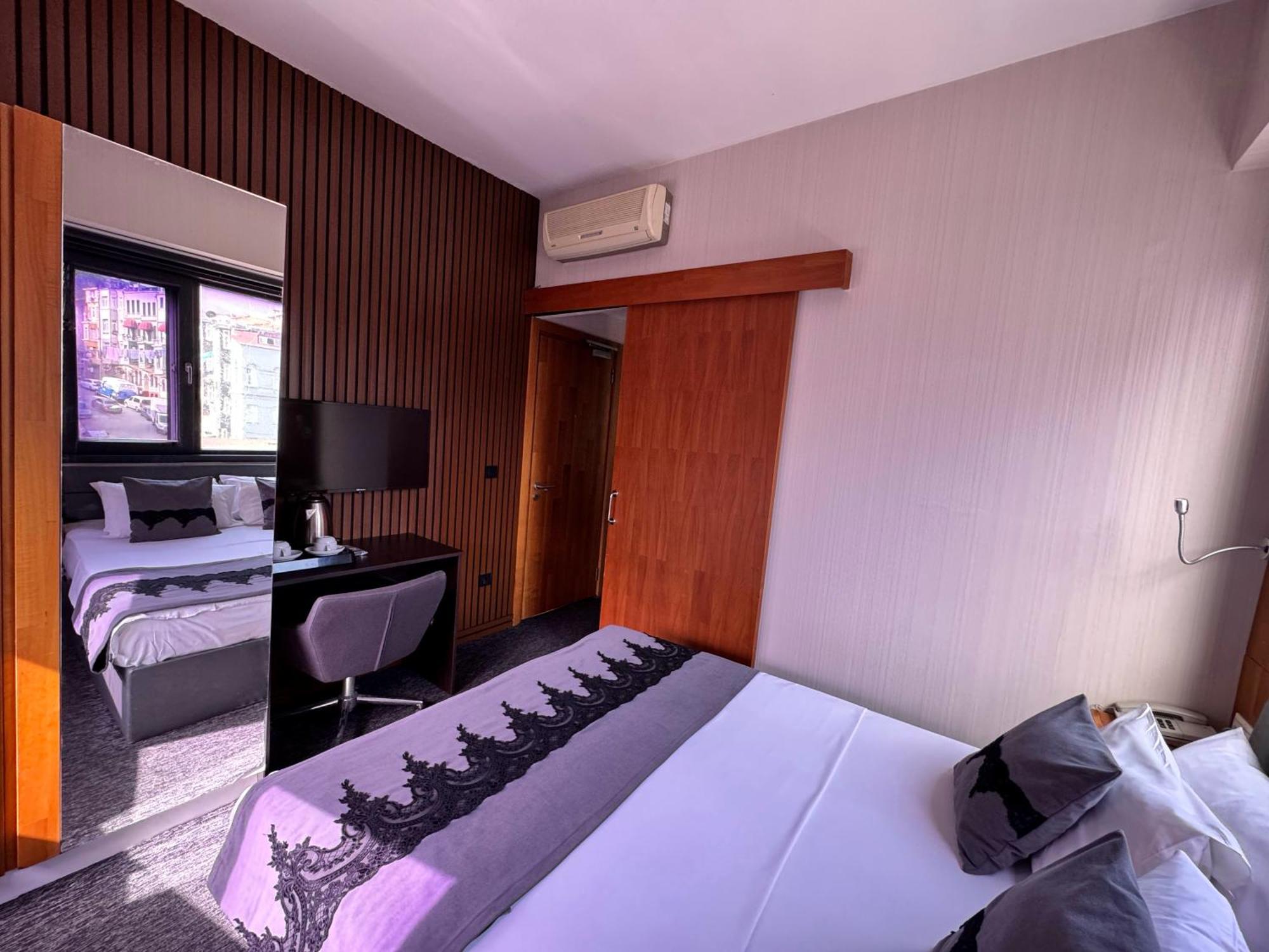 Black Art Otel Istanbul Exterior photo